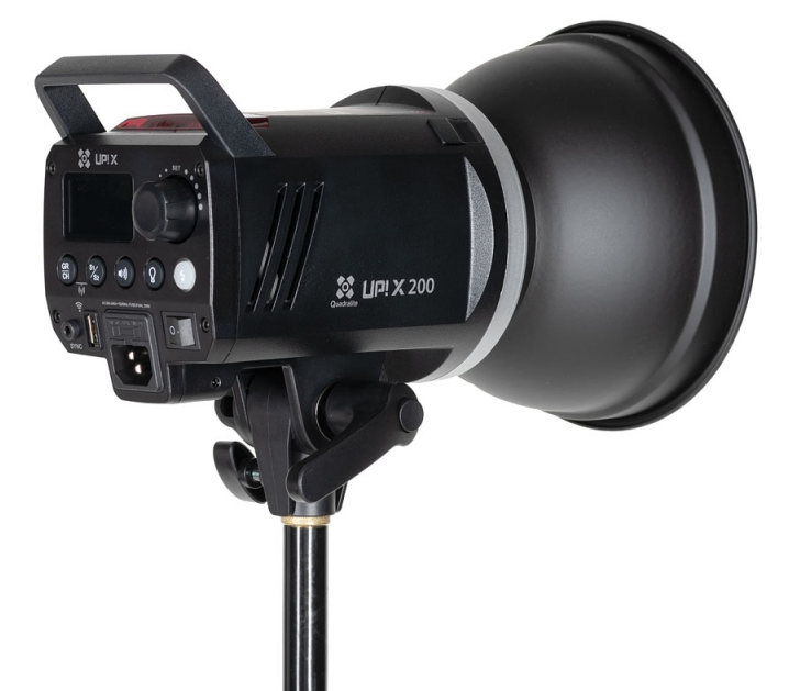 Kit d'éclairage studio Quadralite Up! X 700 pour Nikon D3200